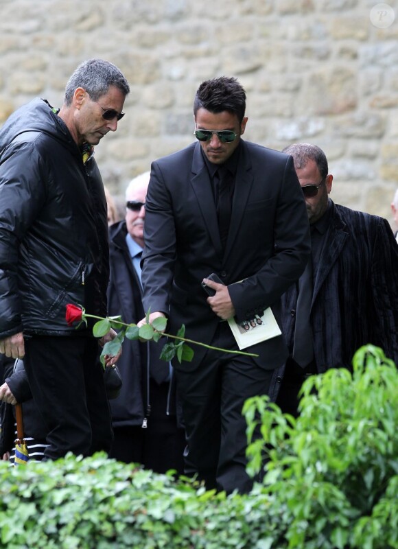 Peter Andre aux obsèques de Robin Gibb à Thame le 7 juin 2012.