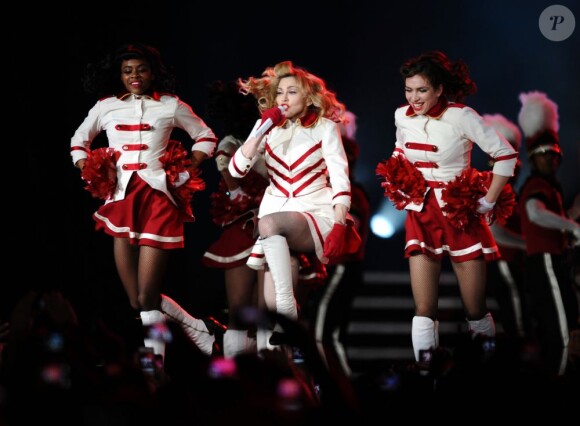 Madonna sur scène à Istanbul dans le cadre du MDNA Tour, le 7 juin 2012.