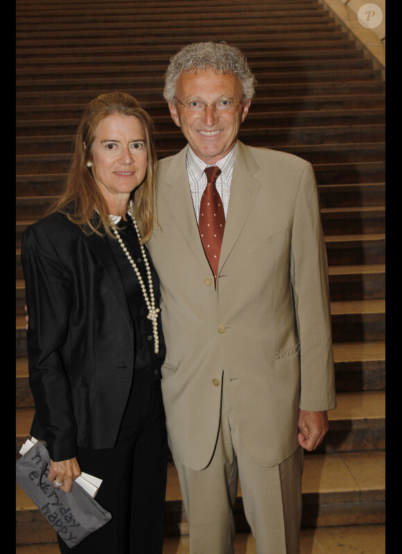 Nelson Monfort et son épouse lors de la soirée au profit de la fondation Children for Tomorrow, présidée par Steffi Graf à l'Hôtel national de Chaillot à Paris le samedi 9 juin 2012 à Paris