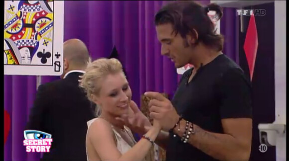 Virginie et Thomas dansent dans la quotidienne de Secret Story 6 du lundi 11 juin 2012 sur TF1