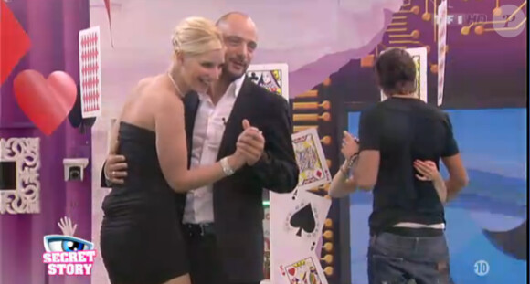 Nadège et Kevin dansent dans la quotidienne de Secret Story 6 du lundi 11 juin 2012 sur TF1