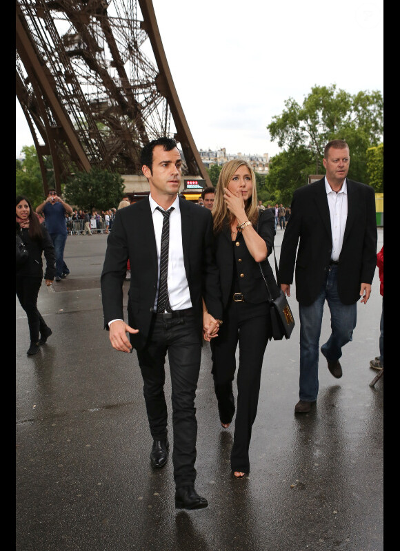 Jennifer Aniston et son amoureux Justin Theroux à Paris le 13 juin 2012 : au programme un dîner à la tour Eiffel au Jules Verne