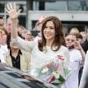 La princesse Mary de Danemark en visite au service neurologique de l'hôpital Glostrup de Copenhague, le 13 juin 2012. La princesse est marraine de la Danish Brain injury Association.