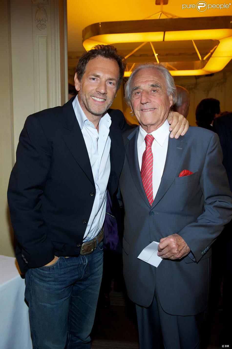 Louis Peres Fils De Vincent Peres Stéphane Freiss et son père Jacques lors du Déjeuner Pères & Fils, au