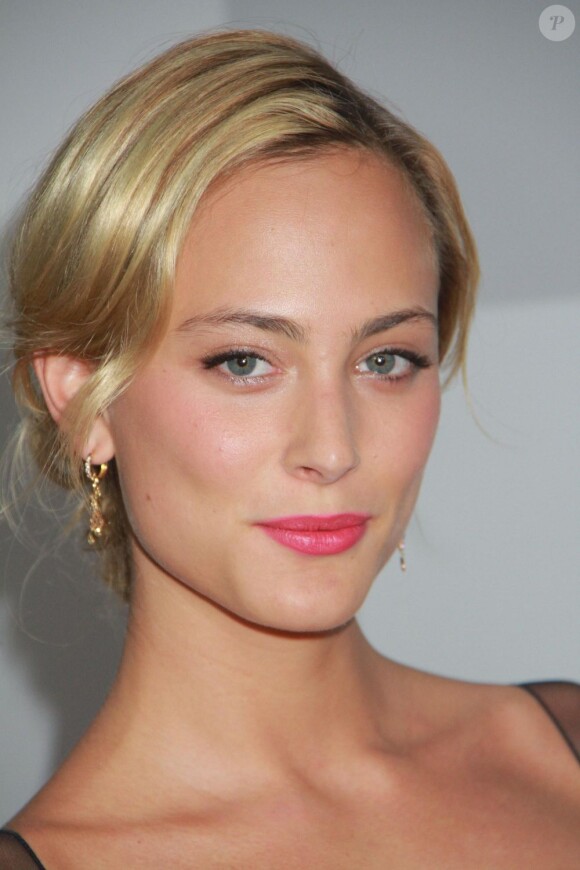 Nora Arnezeder