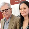 Woody Allen et Soon-Yi Previn lors de la présentation du film To Rome with Love, en ouverture du festival du film de Los Angeles le 14 janvier 2012