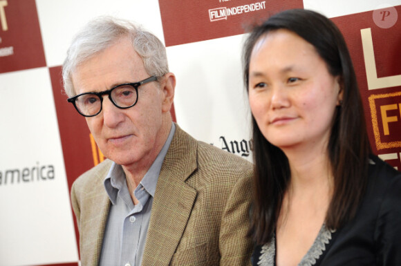 Woody Allen et Soon-Yi Previn lors de la présentation du film To Rome with Love, en ouverture du festival du film de Los Angeles le 14 janvier 2012