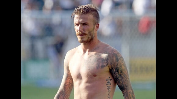 David Beckham : Regard ténébreux, torse nu et moustache pour la Fête des pères