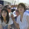 Jane Birkin et Charlotte Gainsbourg à l'inauguration du jardin Serge-Gainsbourg, porte des Lilas à Paris (8 juillet 2010).