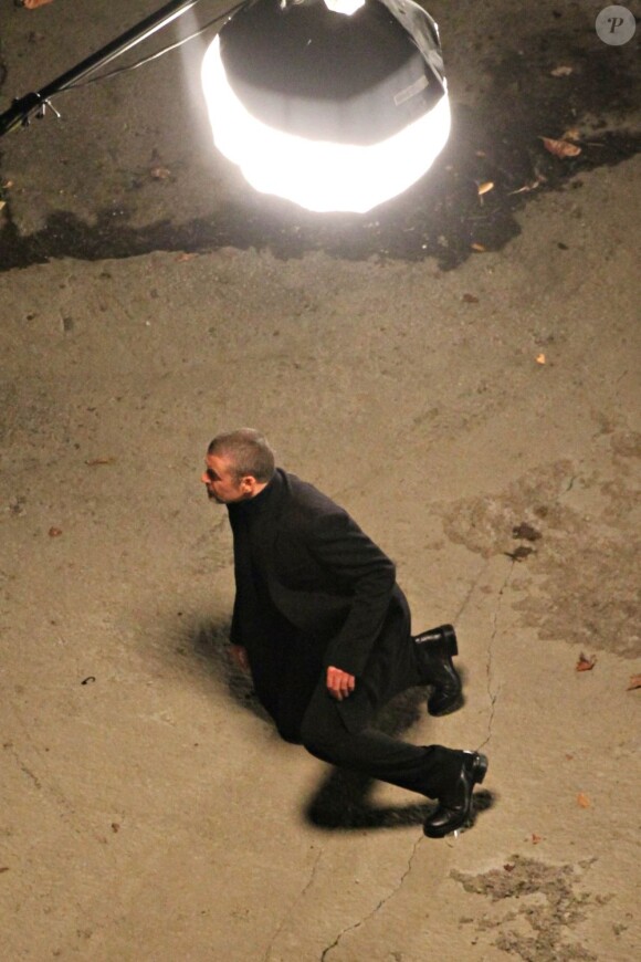 George Michael sur le tournage de son nouveau clip à Londres, le 9 juin 2012.