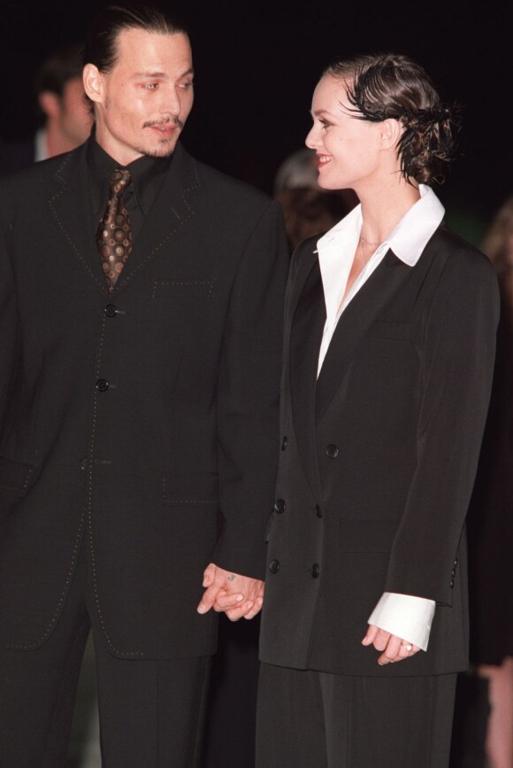 Vanessa Paradis et Johnny Depp, un couple amoureux, en 2001