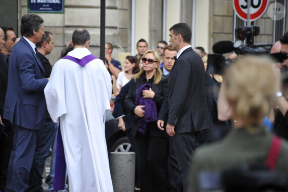 Françoise Boulain lors des obsèques de Thierry Roland le 21 juin 2012 en l'église Sainte-Clotilde à Paris