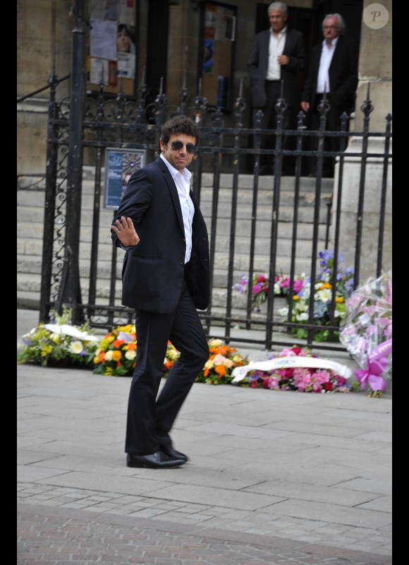Patrick Bruel lors des obsèques de Thierry Roland le 21 juin 2012 en l'église Sainte-Clotilde à Paris