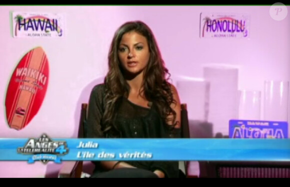 Julia dans Les Anges de la télé-réalité 4 le jeudi 21 juin 2012 sur NRJ 12