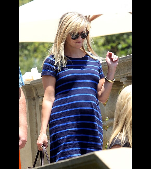 Reese Witherspoon, enceinte, le 3 juin 2012 à Los Angeles