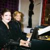 La pianiste Brigitte Engerer avec Hélène Mercier-Arnault en mars 2004