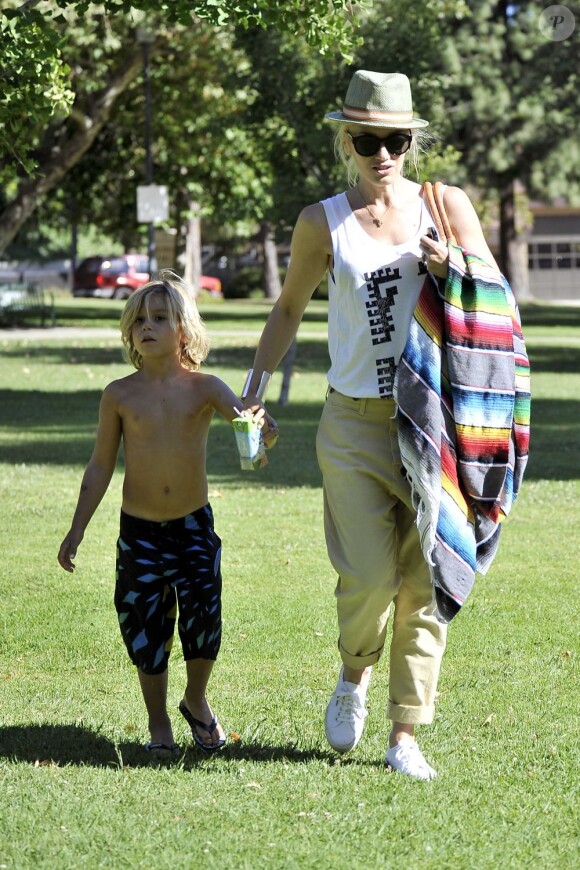 Gwen Stefani et son fils Kingston passent l'après-midi au Coldwater Canyon Park. Beverly Hills, le 26 juin 2012.