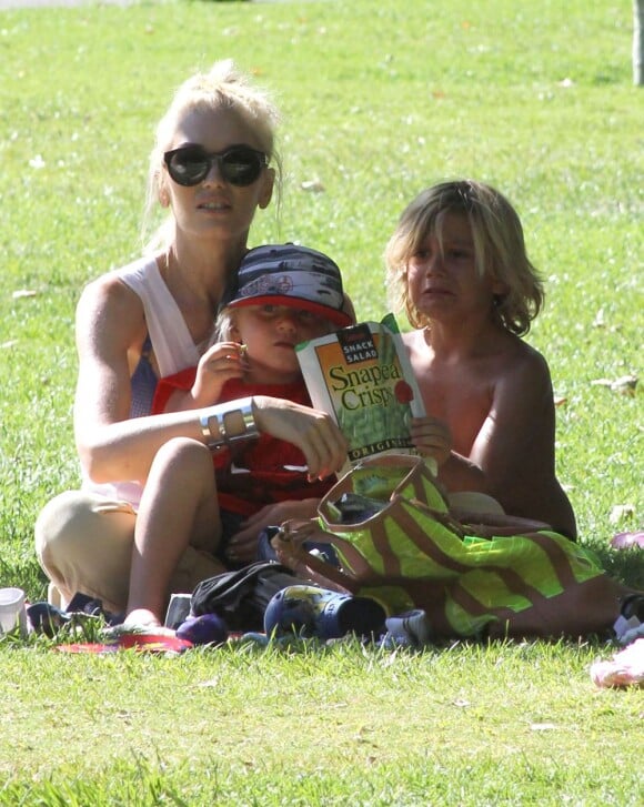 Gwen Stefani et ses deux fils Kingston et Zuma au Coldwater Canyon Park. Beverly Hills, le 26 juin 2012.