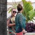 Hilary Duff et sa soeur Haylie Duff à Mexico, le mardi 26 juin 2012.
