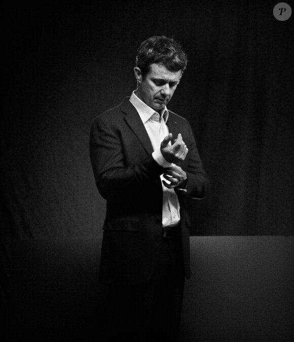 Une des photos officielles incluses à l'édition de MetroXpress dirigée par le prince Frederik.
Le prince Frederik de Danemark était le 27 juin 2012 le rédacteur en chef événement du quotidien gratuit MetroXpress, pour un numéro spécial Jeux olympiques de Londres.