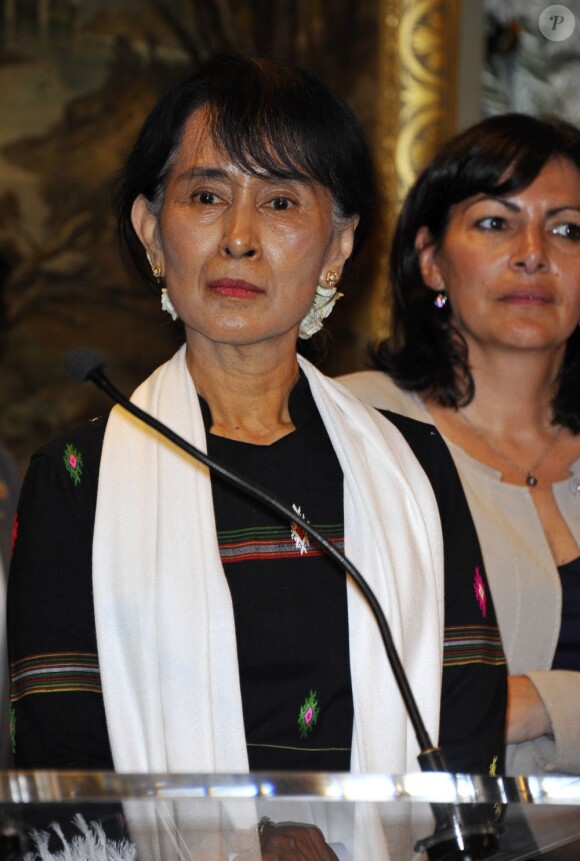 Aung Sann Suu Kyi devient citoyenne d'honneur de la ville de Paris, le 27 juin 2012.
