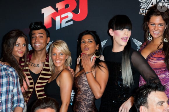 Julia, Bruno, Myriam, Ayem, Thomas et Aurélie lors du showcase des Anges de la télé-réalité 4 au Ice Baar des Chalos-Elysées le 27 juin 2012 à Paris