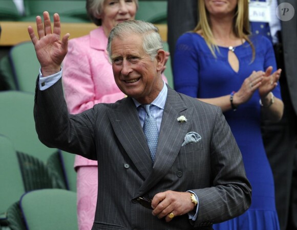 Le prince Charles, en compagnie de son épouse Camilla Parker Bowles, revenait à Wimbledon pour la première fois depuis 1970 le 27 juin 2012. Une venue exceptionnelle qu'il a réservée à Roger Federer, lequel lui a retourné le compliment avec une victoire impressionnante contre Fabio Fognini.