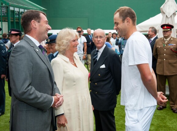 Camilla Parker Bowles rencontre Andy Roddick à Wimbledon le 27 juin 2012
