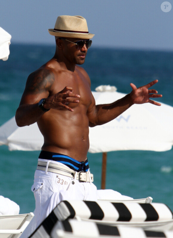 L'acteur d'Esprits Criminels Shemar Moore, sur la plage de Miami, le samedi 30 juin 2012.