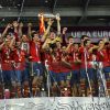 L'Espagne a conservé brillamment son titre de championne d'Europe en battant en finale de l'Euro 2012 l'Italie 4 à 0, le 2 juillet 2012 à Kiev (Ukraine).