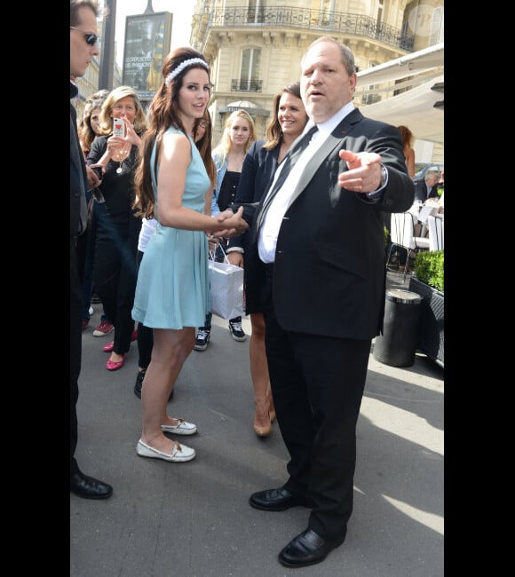 Lana Del Rey et Harvey Weinstein ont déjeuné ensemble au restaurant L'Avenue à Paris le 2 juillet 2012