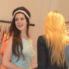 Lana Del Rey fait un peu de shopping avec sa soeur après avoir déjeuné avec Harvey Weinstein au restaurant L'Avenue à Paris le 2 juillet 2012