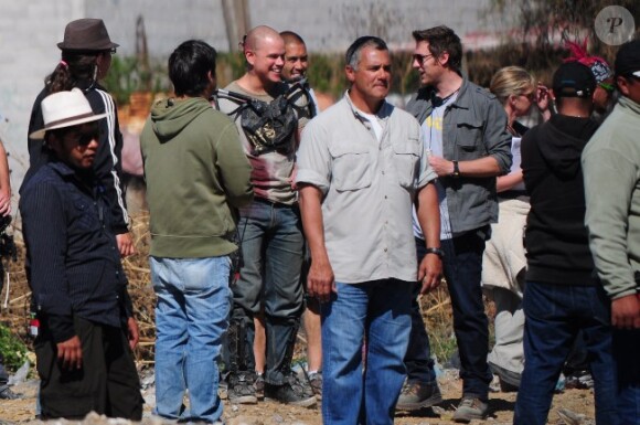 Matt Damon sur le tournage du film Elysium avec l'équipe de Neil Blomkamp. Novembre 2011 à Mexico.
