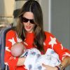Alessandra Ambrosio en famille à Malibu profite du 4 juillet pour se balader