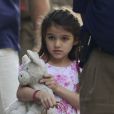 Katie Holmes et Suri Cruise avec des amis dans les rues de New York, le 5 juillet 2012