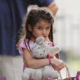 Katie Holmes passe une journée complice avec sa fille et ses amis à New York, le 5 juillet 2012