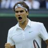 Roger Federer, le point serré, victorieux de Novak Djokovic en demi-finale du tournoi de Wimbledon. Londres, le 6 juillet 2012.