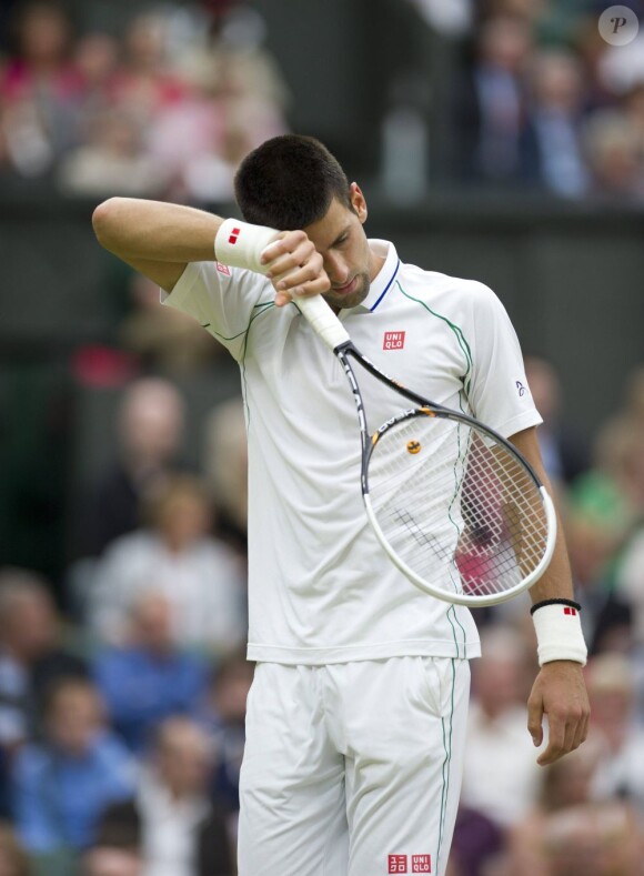 Novak Djokovic durant sa demi-finale du tournoi de Wimbledon face à Roger Federer. Londres, le 6 juillet 2012.