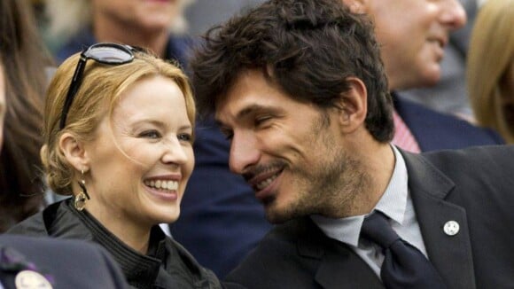 Kylie Minogue : Souriante et amoureuse pour assister à la victoire de Federer
