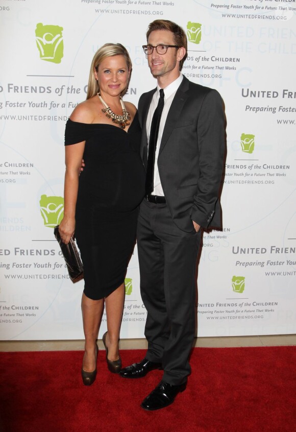 Jessica Capshaw et Christopher Gavigan lors de la soirée Brass Ring Award organisée par l'association United Friends of the Children à l'hôtel Beverly Hilton à Hollywood le 21 mai 201.