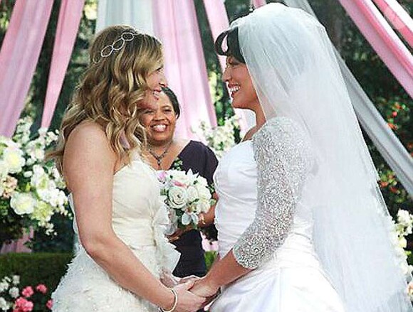 Mariage de Callie Torres (Sara Ramirez) et Arizona Robbins (Jessica Capshaw) dans la saison 7 de Grey's Anatomy, 2011/2012.