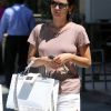 Rachel Bilson sort faire quelques courses avec sa soeur Hattie à Los Angeles, le lundi 9 juillet 2012.