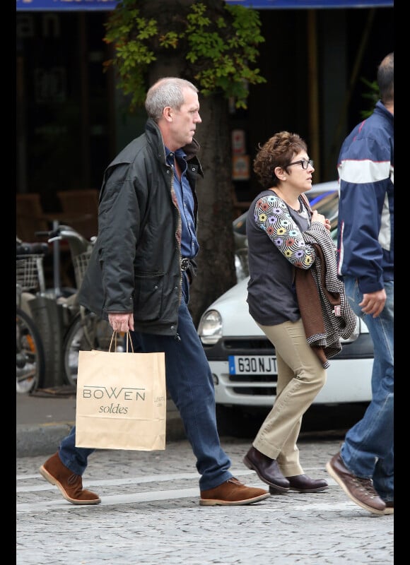 Hugh Laurie et sa femme Joanne Green : amoureux dans les rues de Paris  le 10 juillet 2012 