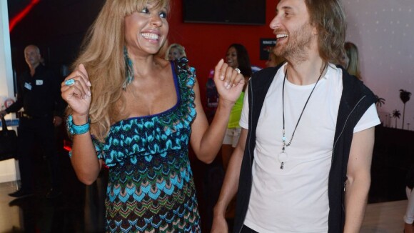 David Guetta et Cathy, incontournables, prennent d'assaut l'aéroport d'Ibiza