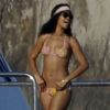 La sexy Rihanna se dore la pilule à Capri, le 18 juillet 2012.