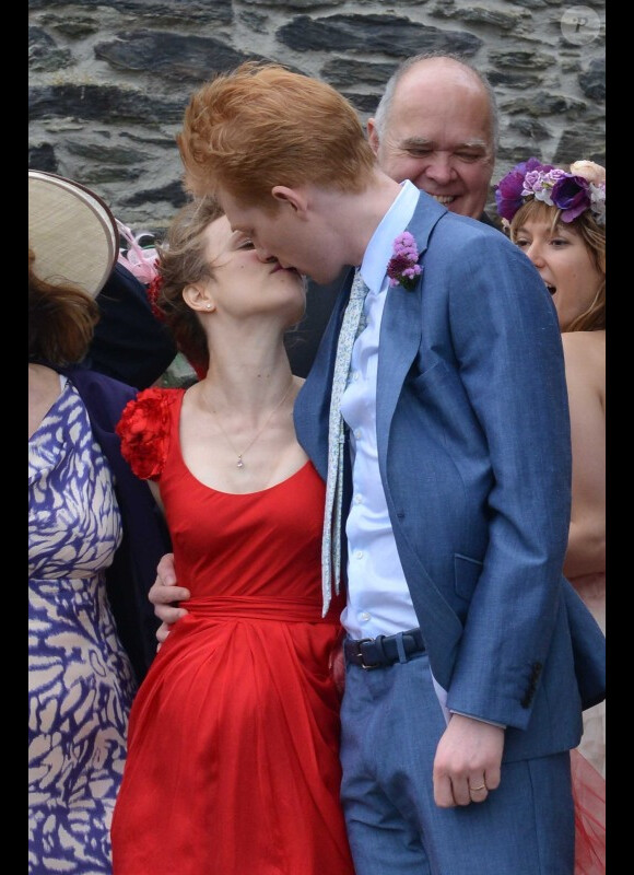 Rachel McAdams et Domhnall Gleeson sur le tournage de la comédie romantique About time à Londres. Le 17 juillet 2012.