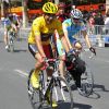 Ary Abittan sur le tournage de La Grande Boucle le 22 juillet 2012. Il se trouve sur les Champs-Elysées avant que les véritables coureurs du Tour de France n'arrivent.