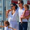 Belle journée pour Matthew McConaughey et sa femme Camila : ils se promènent sur les bords de l'Hudson River à New York avec leurs enfants Levi et Vida. Le 22 juillet 2012