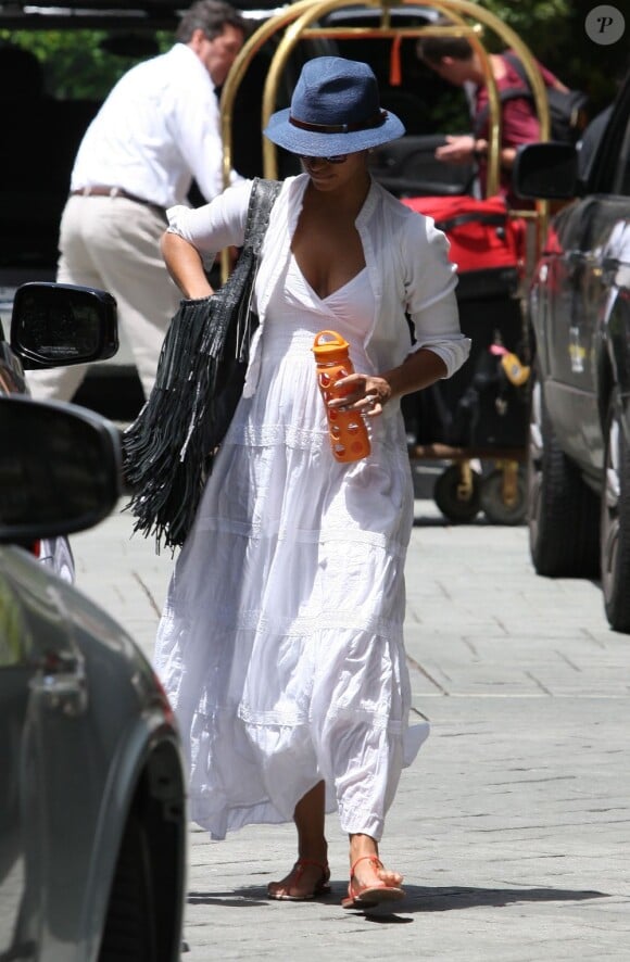 Camila Alves arrive à son hôtel new-yorkais. Le 22 juillet 2012