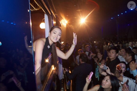 Gong Li au défilé Louis Vuitton à Shanghai